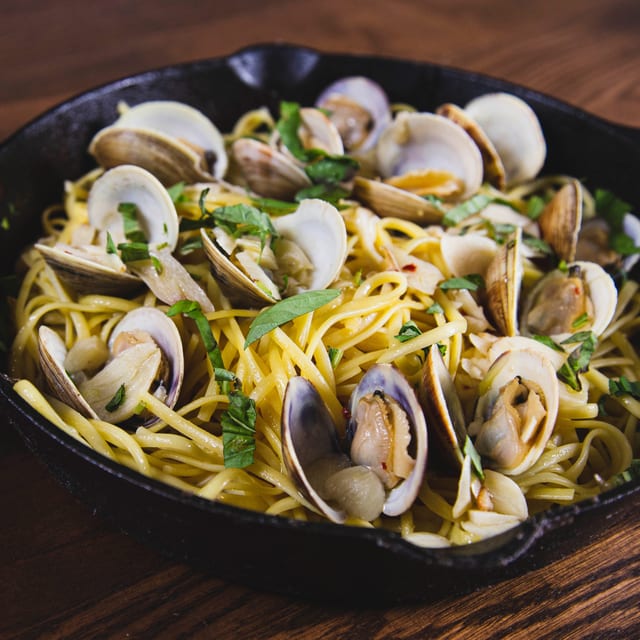 Linguine White Clam Sauce-D.