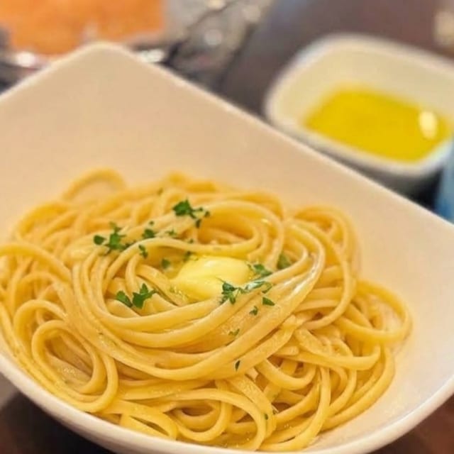 Kid's Linguine w/ Butter.