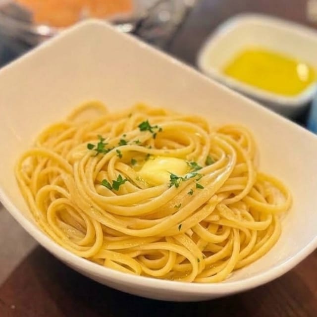 Kid's Linguine w/ Butter.