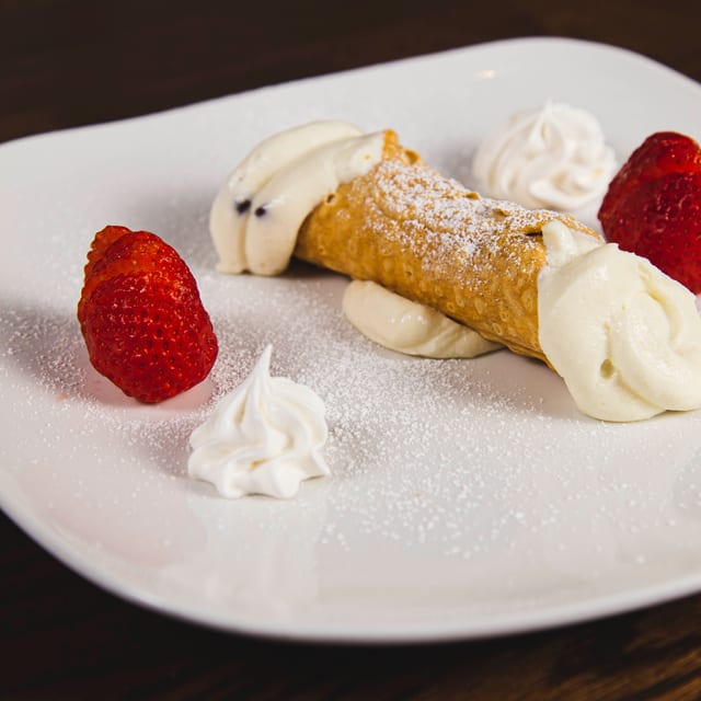 Cannoli.