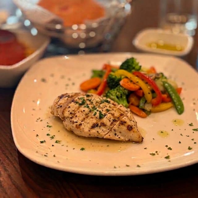 Kid's Grilled Chicken w/Veg.