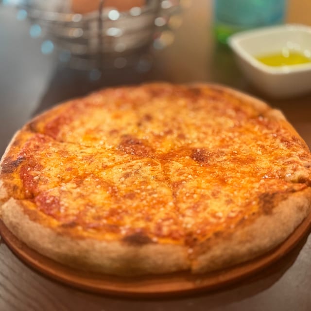 Kid's 10" Pizza.