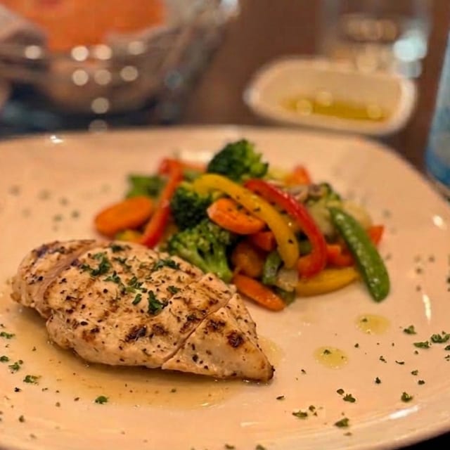 Kid's Grilled Chicken w/Veg.