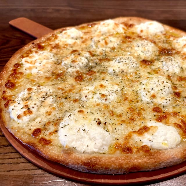 12" White Pizza.