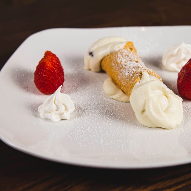 Cannoli.